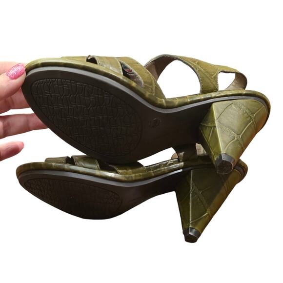 B.Makowsky Green‎ Leather Croc Cone Heel Sandals Women's Size 5.5 - Picture 2 of 7